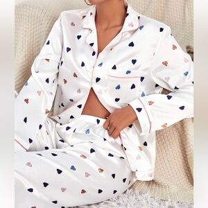Valentines heart white two-piece pajama set long sleeve top & pants size medium